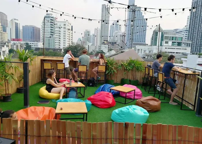 Revolution Asoke Hostel กรุงเทพมหานคร